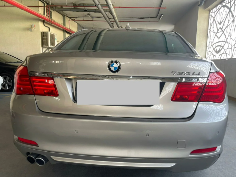 BMW 730i