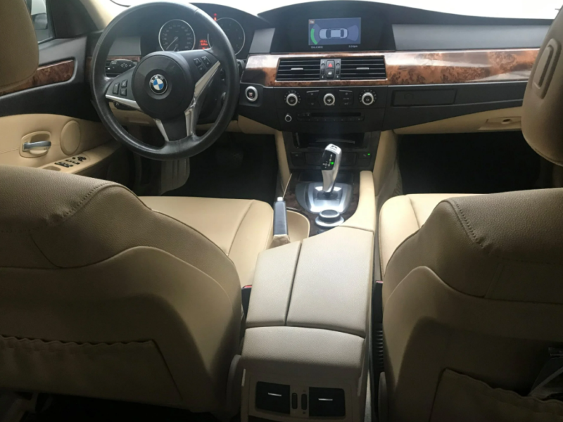 BMW 520i 2008