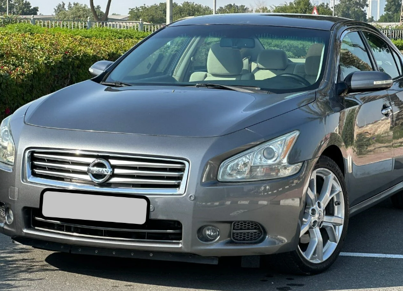 NISSAN MAXIMA