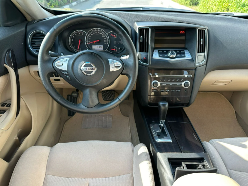 NISSAN MAXIMA