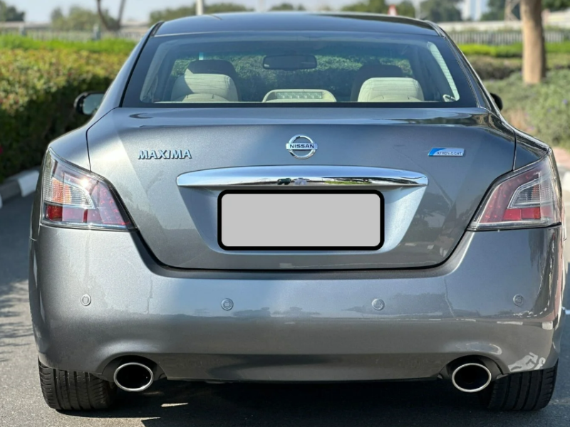 NISSAN MAXIMA